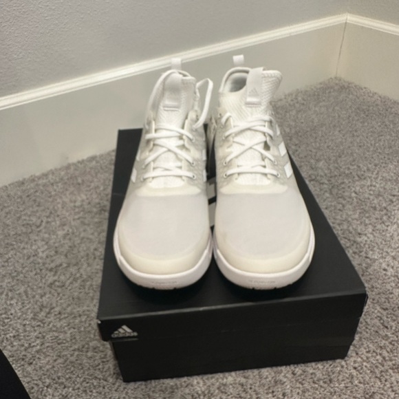 Adidas volleyball shoes - Picture 4 of 5